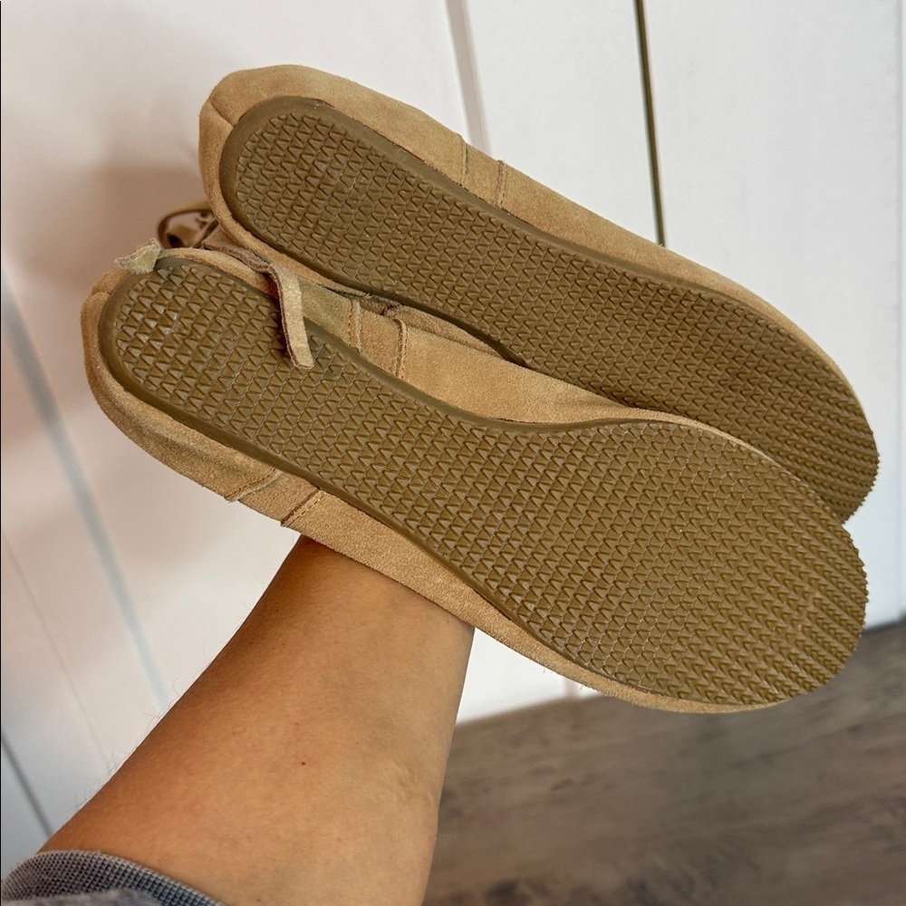 Spring - 38/7.5- Fringed Tan Suede Ankle Moccasin Boots - Lace Up tie back - Picture 6 of 7
